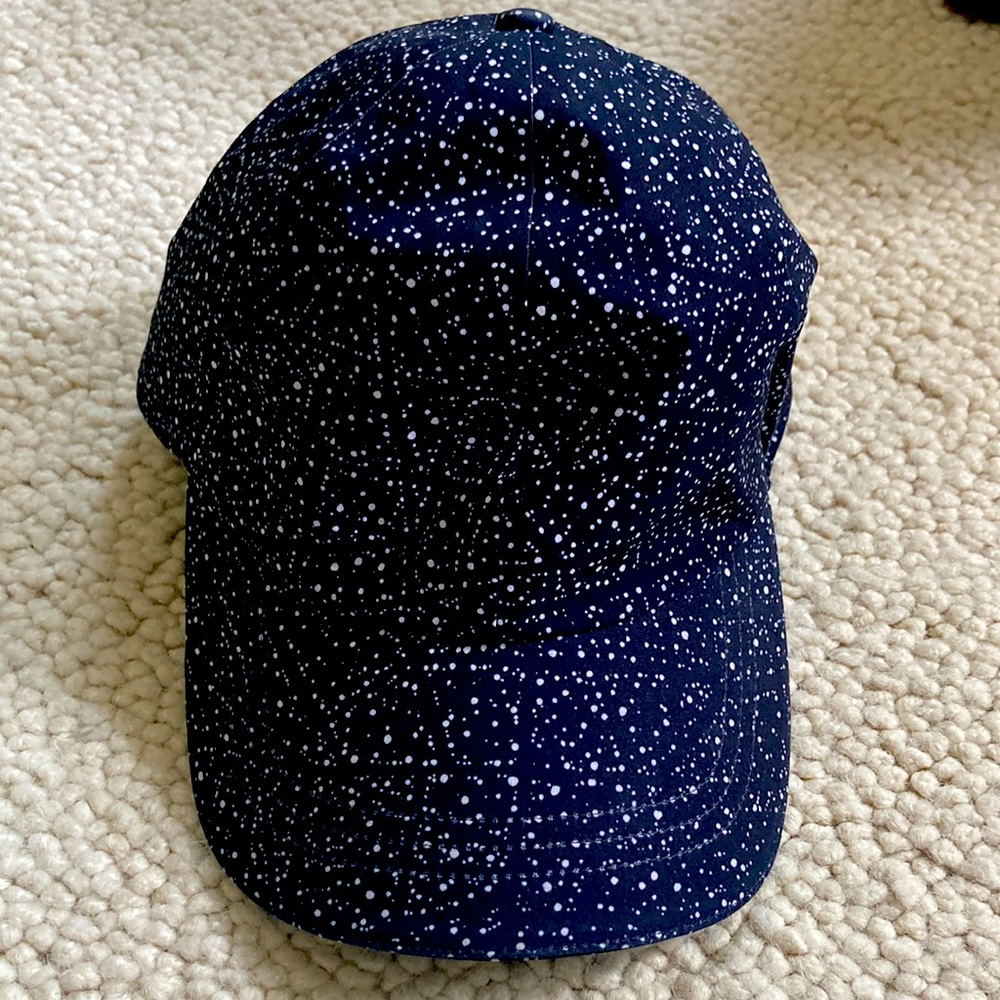 Lululemon workout hat